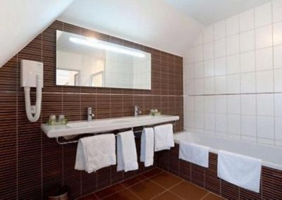SALLE DE BAIN 1