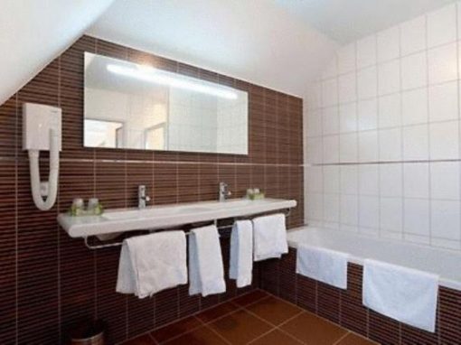 SALLE DE BAIN 1